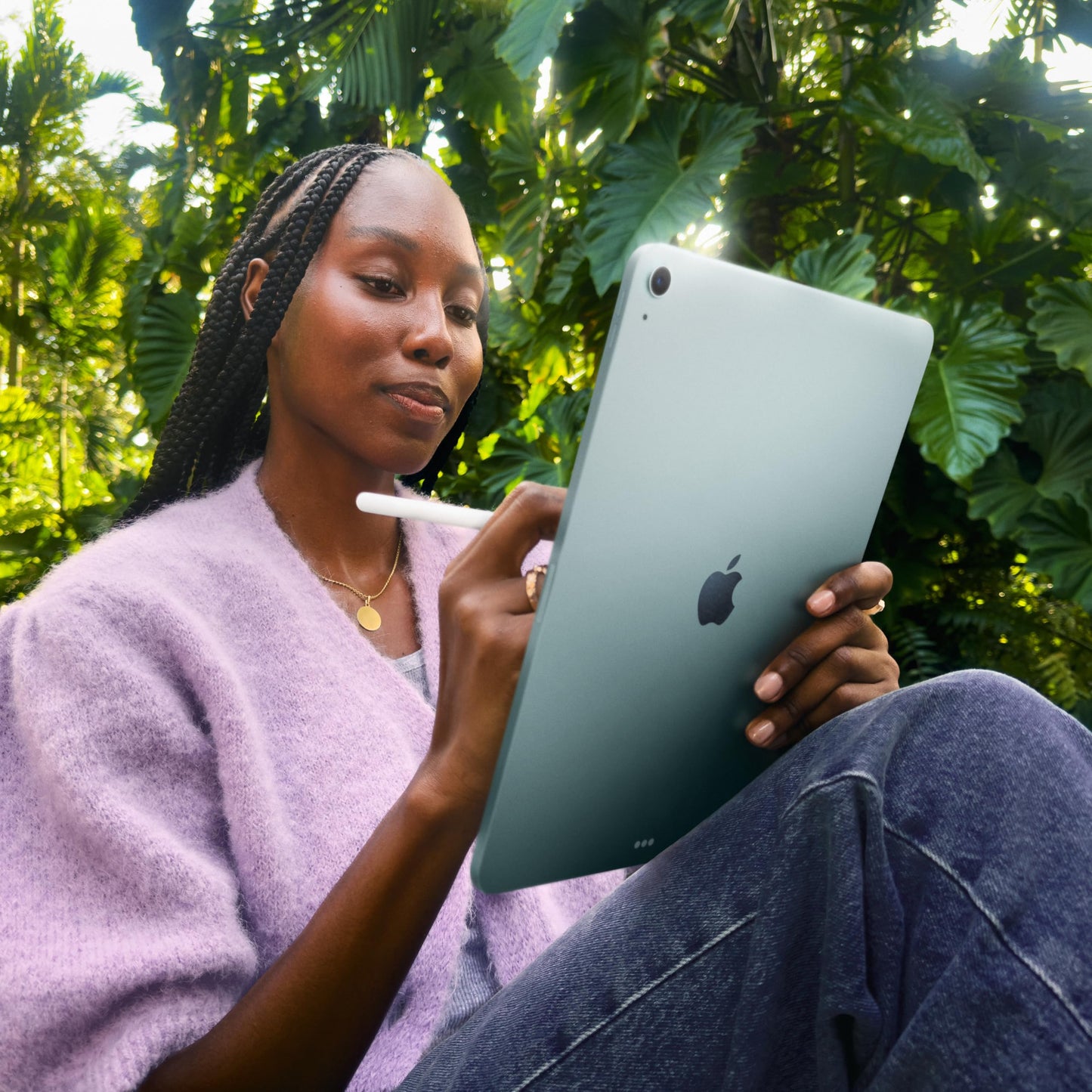 Apple iPad Air 13-inch with M3 chip Built for Apple Intelligence, Liquid Retina Display, 128GB, 12MP Front/Back Camera, Wi-Fi 6E, Touch ID, All-Day Battery Life — Space Gray